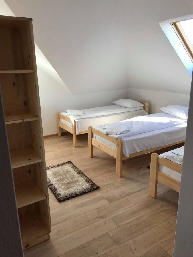 Famives Vendeghaz Bed & Breakfast Racu Luaran gambar