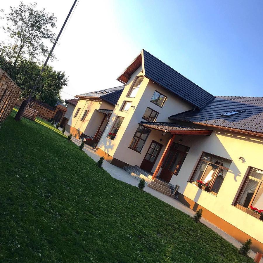 Famives Vendeghaz Bed & Breakfast Racu Luaran gambar
