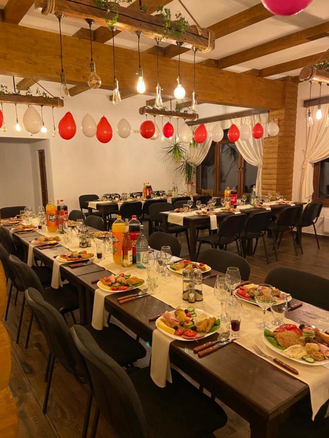 Famives Vendeghaz Bed & Breakfast Racu Luaran gambar